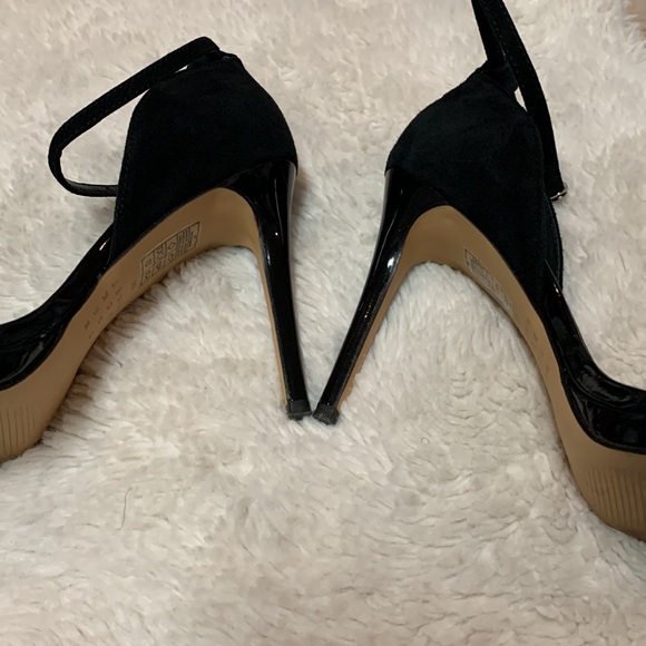 WHITE HOUSE BLACK MARKET SUEDE HIGH HEELS - Picture 4 of 12